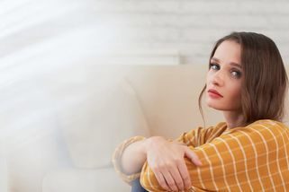Eva (29): Přítel tvrdí, že je to jen zábava. Pro mě je ale jeho chození na striptýz ponižující